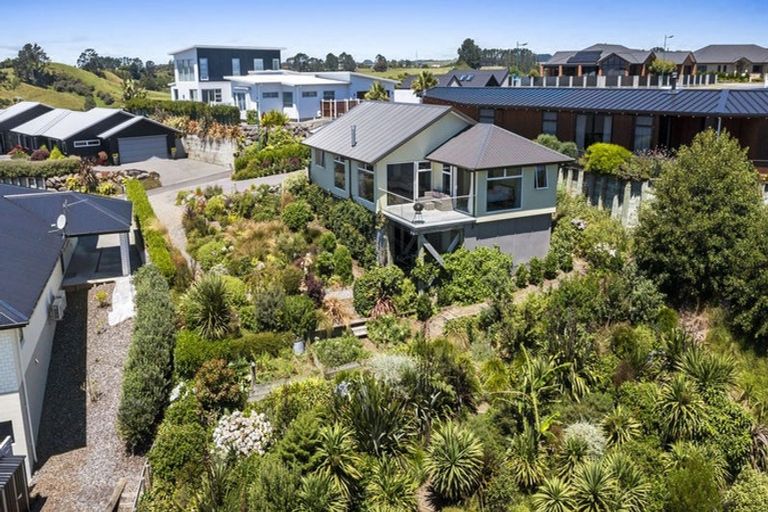 Photo of property in 3 Kapurau Lane, Merrilands, New Plymouth, 4312