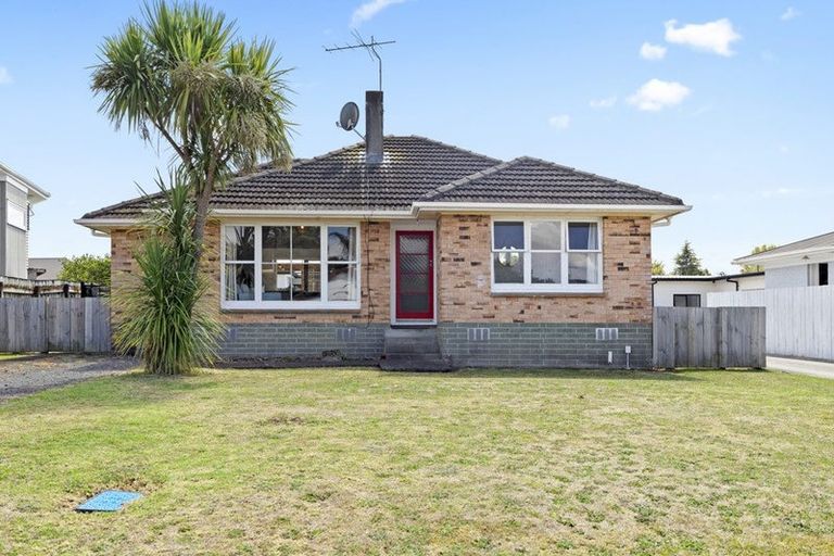 Photo of property in 19 Madill Street, Tuakau, 2121