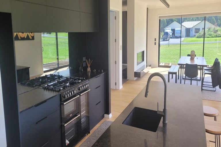 Photo of property in 7 Ribbonwood Lane, Kinloch, Taupo, 3377