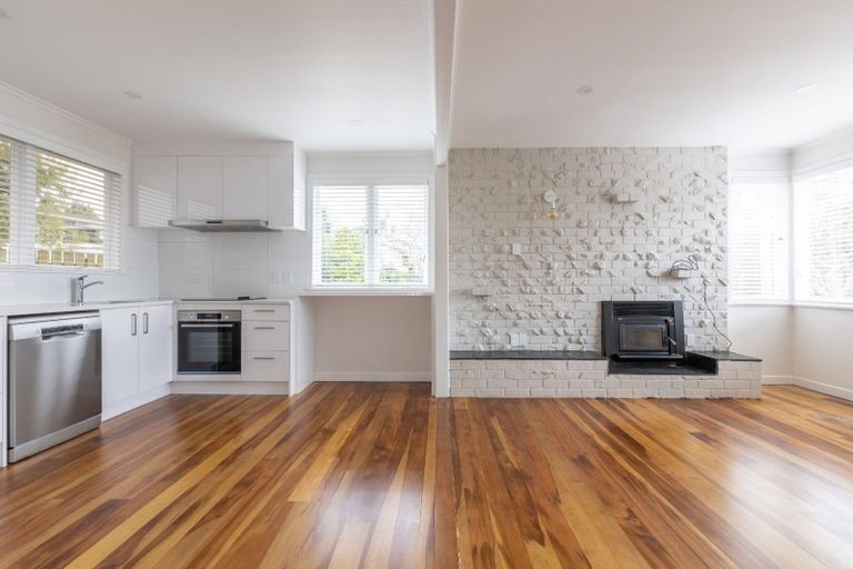 Photo of property in 70 Hillcrest Avenue, Hillcrest, Auckland, 0627