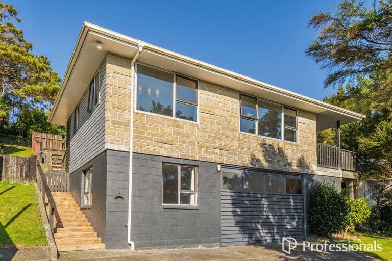 Photo of property in 110 Holborn Drive, Stokes Valley, Lower Hutt, 5019