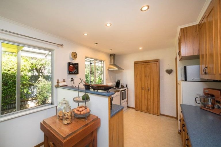 Photo of property in 11 Dorset Crescent, Hokowhitu, Palmerston North, 4410