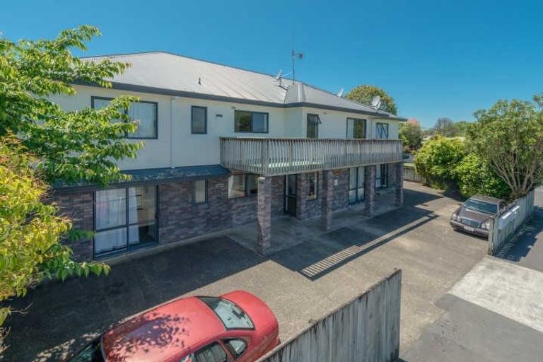Photo of property in Carrington House, 12/2 Baffles Crescent, Silverdale, Hamilton, 3216