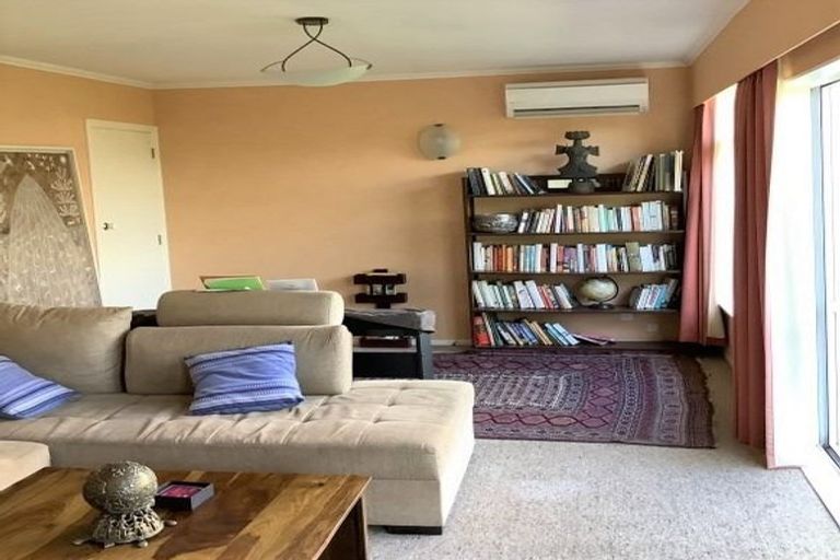 Photo of property in 11 Christina Grove, Normandale, Lower Hutt, 5010