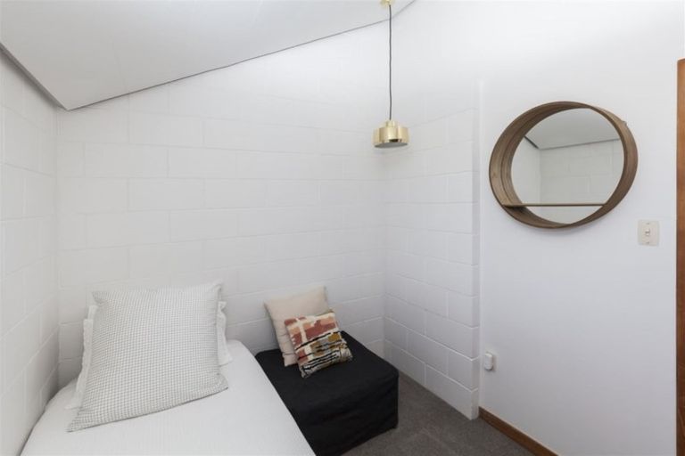 Photo of property in 21 Newbridge Place, Ilam, Christchurch, 8041