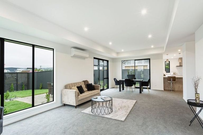 Photo of property in 12 Mellay Mews, Mosgiel, 9024