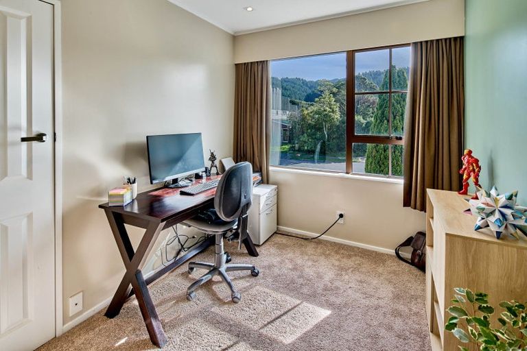 Photo of property in 8 Balliol Drive, Tawa, Wellington, 5028