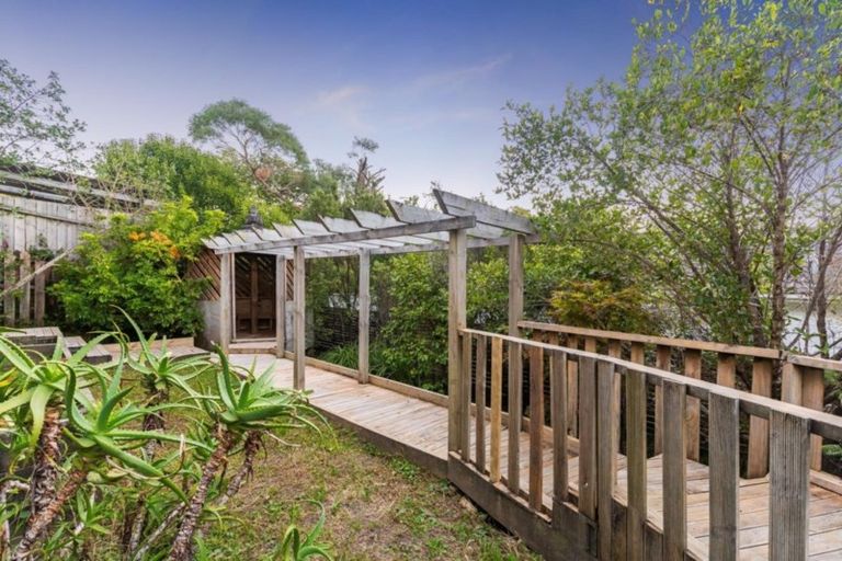 Photo of property in 7 Leo Street, Glen Eden, Auckland, 0602