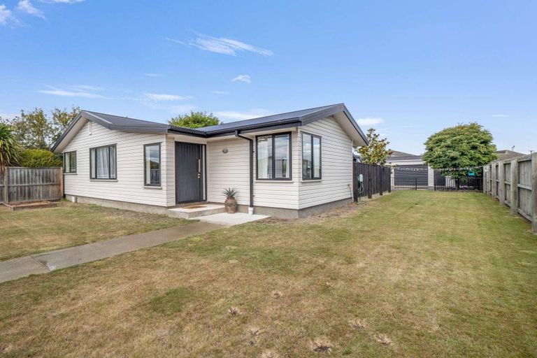 Photo of property in 14 Portchester Street, Aranui, Christchurch, 8061