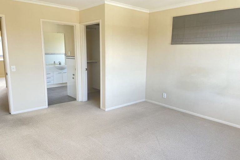 Photo of property in 6 Oswald Close, Flat Bush, Auckland, 2016