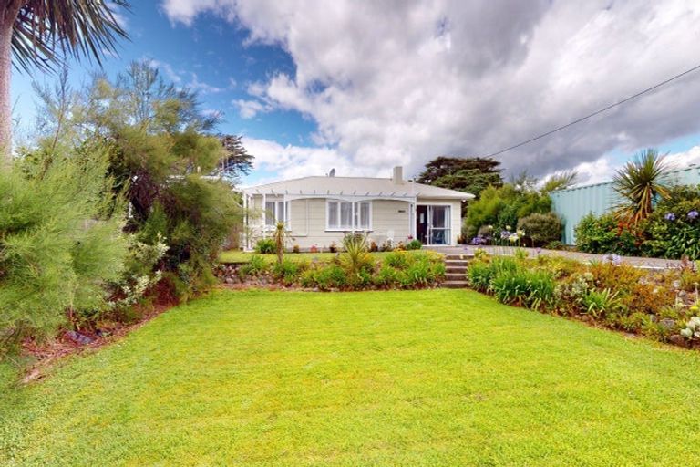 Photo of property in 14 Kent Avenue, Waitarere Beach, Levin, 5510
