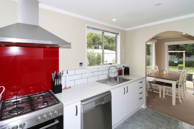 Photo of property in 22 Kupe Drive, Carterton, 5713