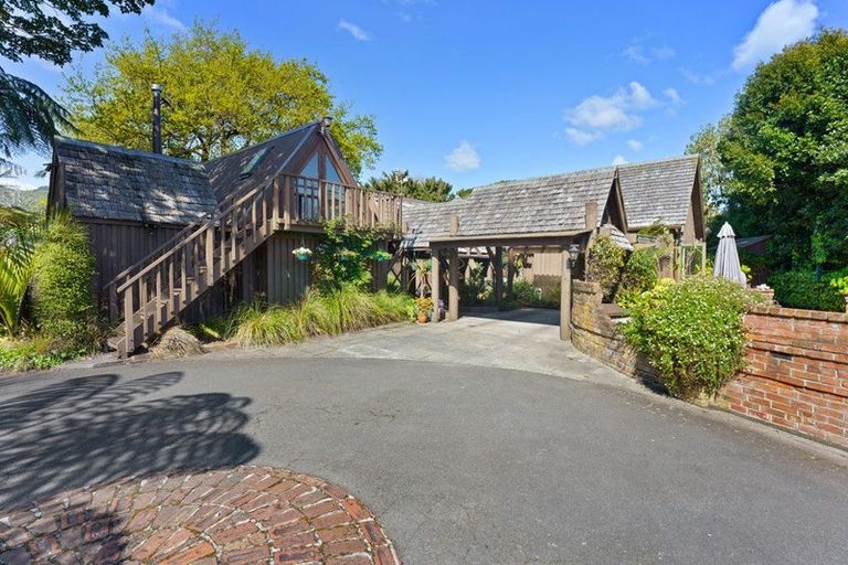 Photo of property in 9 Karaka Grove, Waikanae, 5036