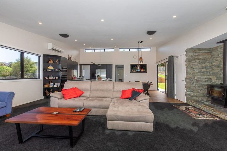 Photo of property in 14 Charles Court, Lake Hawea, Wanaka, 9382