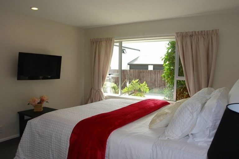 Photo of property in 2/26 Picton Avenue, Riccarton, Christchurch, 8011