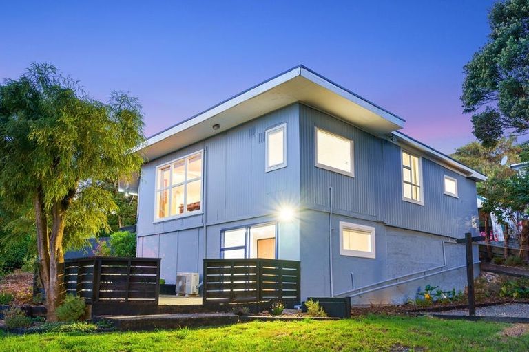 Photo of property in 30 Ruru Street, Waikanae, 5036