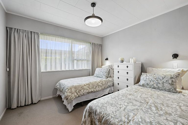 Photo of property in 24 Manu Crescent, Upper Vogeltown, New Plymouth, 4310