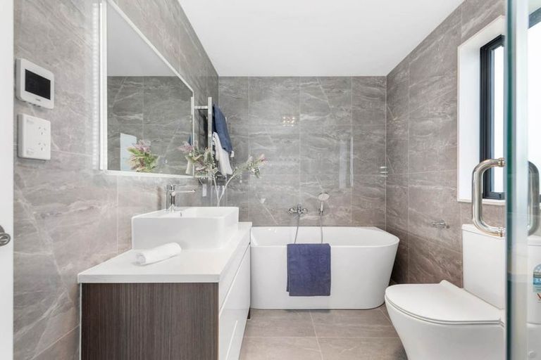 Photo of property in 48 Emerald Avenue, Rosehill, Papakura, 2113