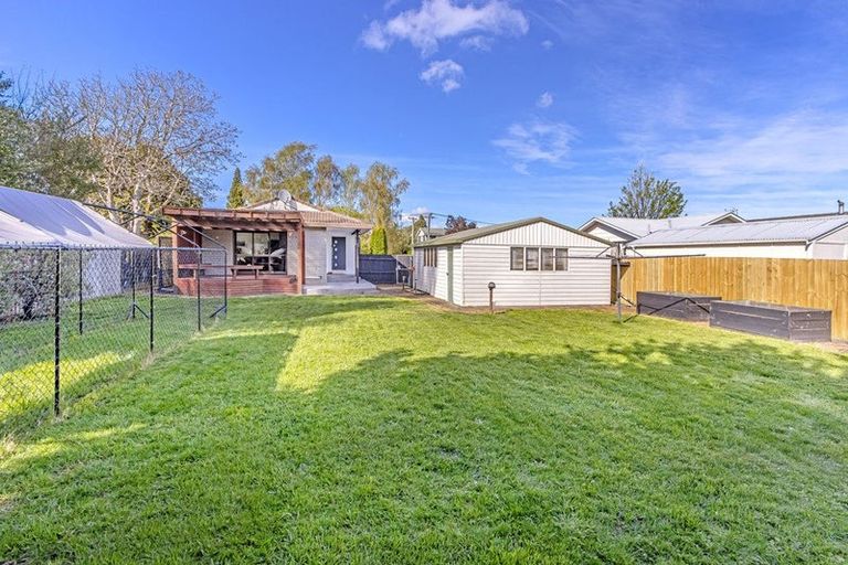 Photo of property in 27 Momorangi Crescent, Redwood, Christchurch, 8051
