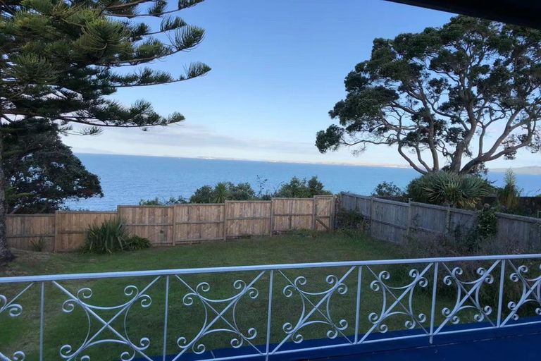 Photo of property in 39 Churchill Road, Murrays Bay, Auckland, 0630