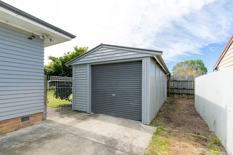 Photo of property in 17 Pollen Crescent, Melville, Hamilton, 3206