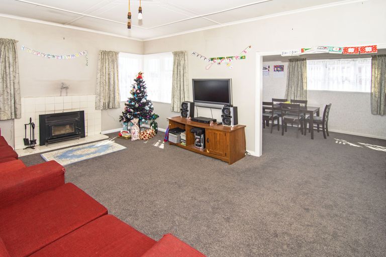 Photo of property in 11 Mcgregor Crescent, Masterton, 5810