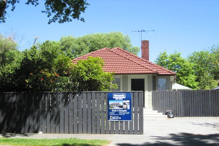 Photo of property in 17 Truman Road, Bryndwr, Christchurch, 8053