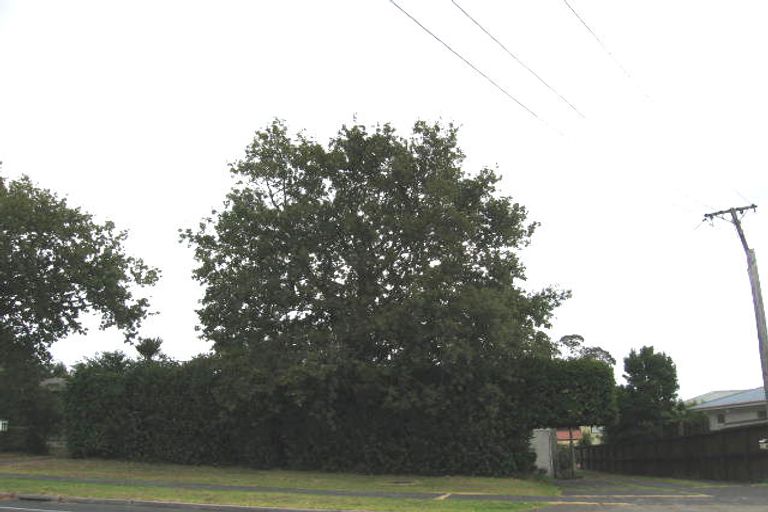 Photo of property in 1/266 Sunset Road, Windsor Park, Auckland, 0632