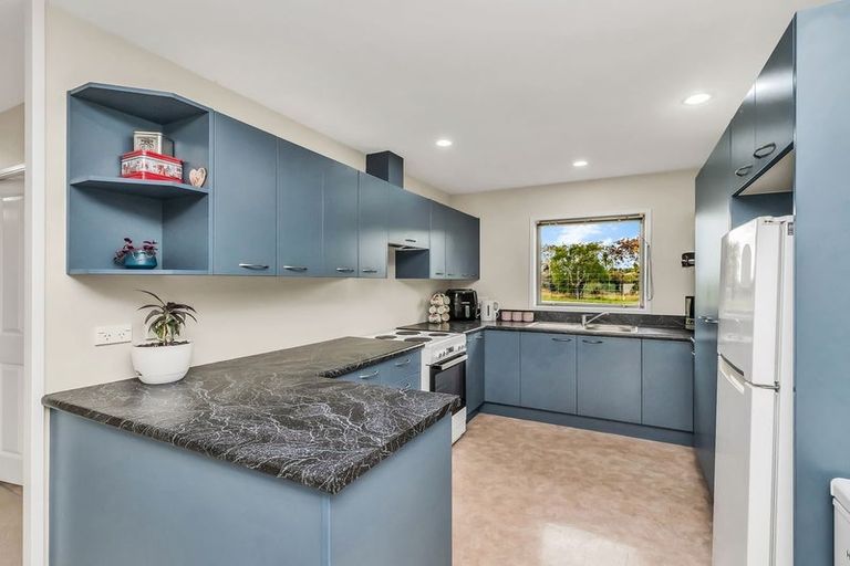 Photo of property in 8 Cross Street, Coalgate, 7673