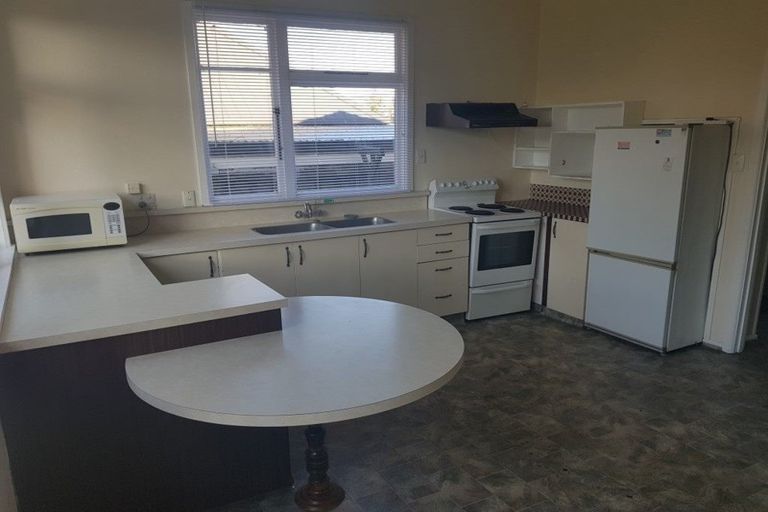 Photo of property in 32 Waimairi Road, Upper Riccarton, Christchurch, 8041