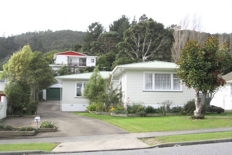 Photo of property in 59 Horoeka Street, Stokes Valley, Lower Hutt, 5019