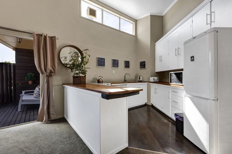 Photo of property in 59c Pembroke Street, Westown, New Plymouth, 4310