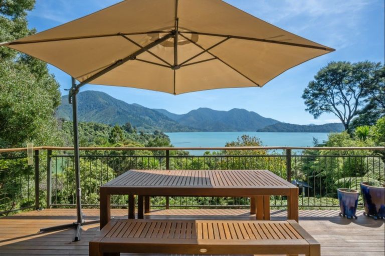 Photo of property in 28 Moetapu Bay Road, Moetapu Bay, Picton, 7282