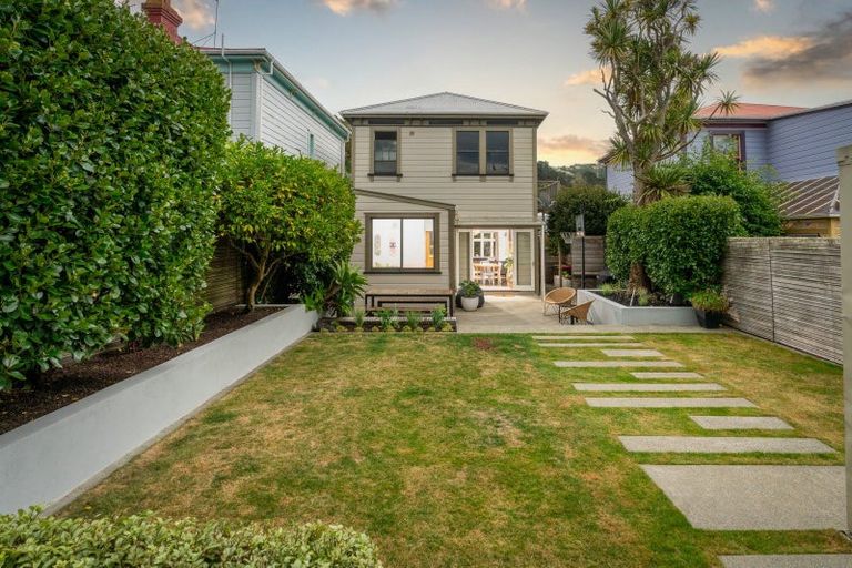 Photo of property in 17 Honiana Te Puni Street, Aro Valley, Wellington, 6021