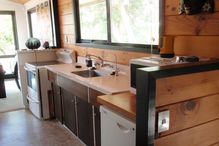 Photo of property in 10 Jane Street, Waikanae Beach, Waikanae, 5036