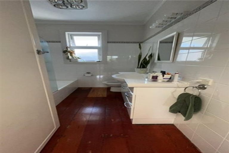 Photo of property in 56 Delhi Crescent, Khandallah, Wellington, 6035