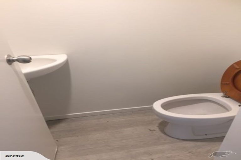 Photo of property in 5/30 John Jennings Drive, Oteha, Auckland, 0632