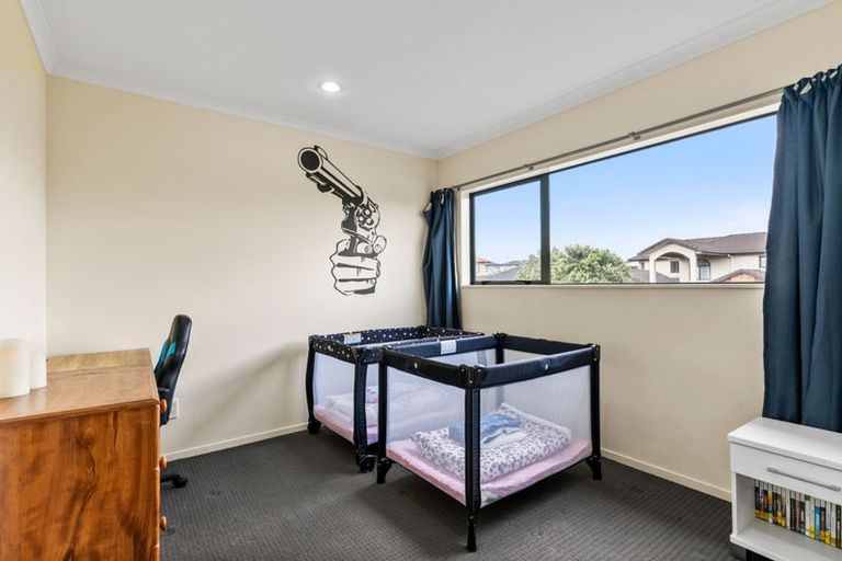 Photo of property in 22 Kokako Rise, Papakura, 2110