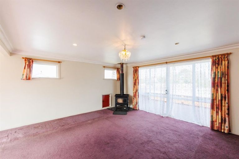 Photo of property in 1938 Parewanui Road, Parewanui, Bulls, 4894