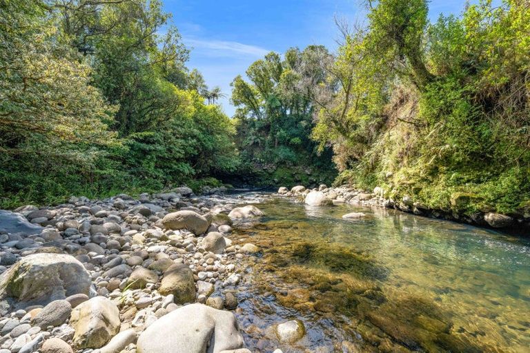 Photo of property in 115 Alfred Road, Egmont Village, New Plymouth, 4371