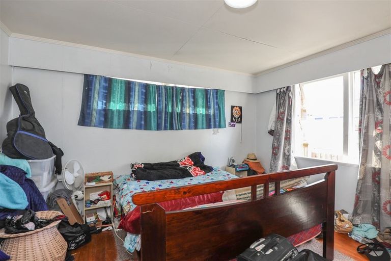 Photo of property in 76 Great South Road, Huntly, 3700