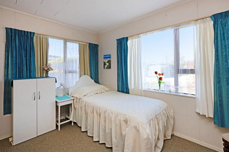 Photo of property in 1a Neeve Place, Taradale, Napier, 4112