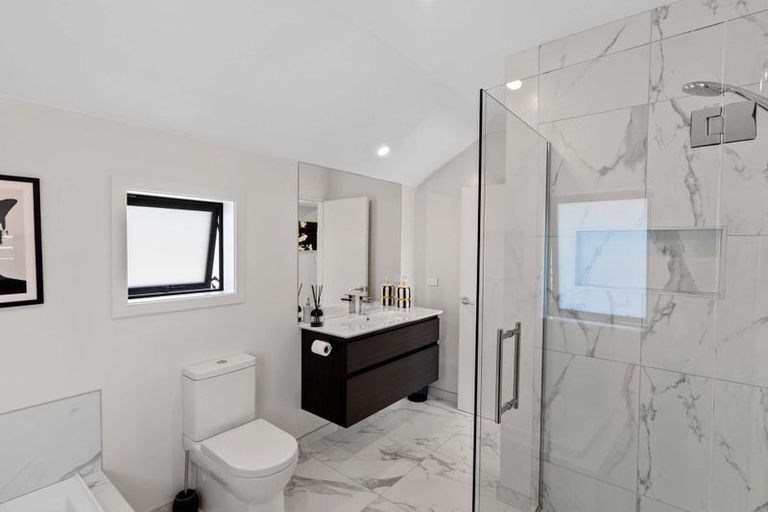 Photo of property in 2/218 Springfield Road, St Albans, Christchurch, 8014