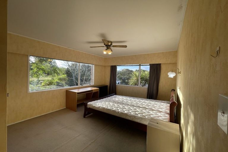 Photo of property in 11 Kathleen Street, Totara Vale, Auckland, 0627