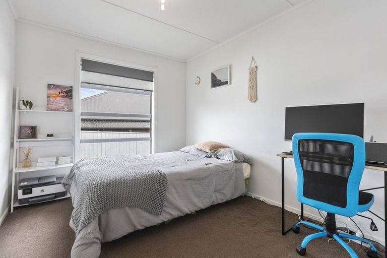 Photo of property in 77 Pohutukawa Place, Bell Block, New Plymouth, 4312