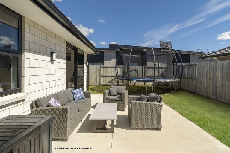 Photo of property in 28 Te Kio Crescent, Papamoa Beach, Papamoa, 3118