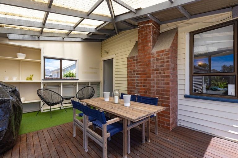 Photo of property in 17 Mafeking Street, New Brighton, Christchurch, 8061