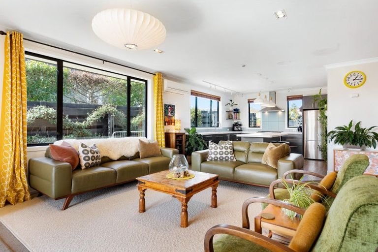 Photo of property in 28 Reynolds Road, Havelock North, 4130