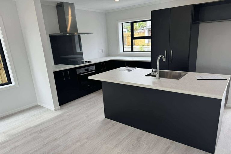 Photo of property in 7/64 Glen Road, Stokes Valley, Lower Hutt, 5019