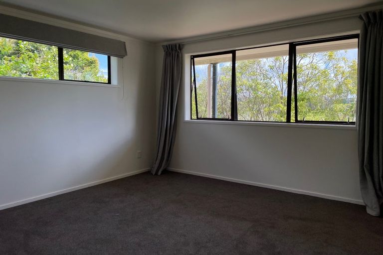 Photo of property in 2/84a Avonleigh Road, Green Bay, Auckland, 0604